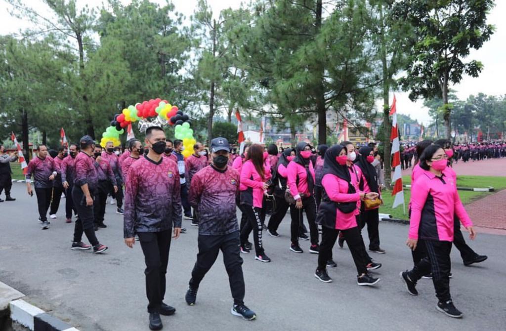 Semarakan Hari Jadi Polwan Ke-74, Polda Sumut Laksanakan Olahraga Bersama