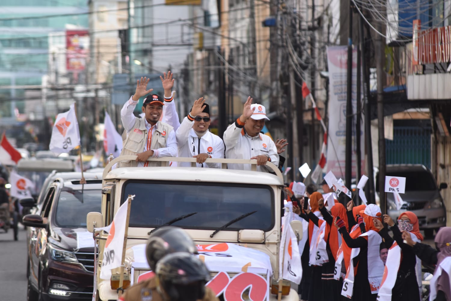 PKS Gelar Flashmob Untuk Perkenalkan Lambang Baru Partai Kepada Warga Kota Medan