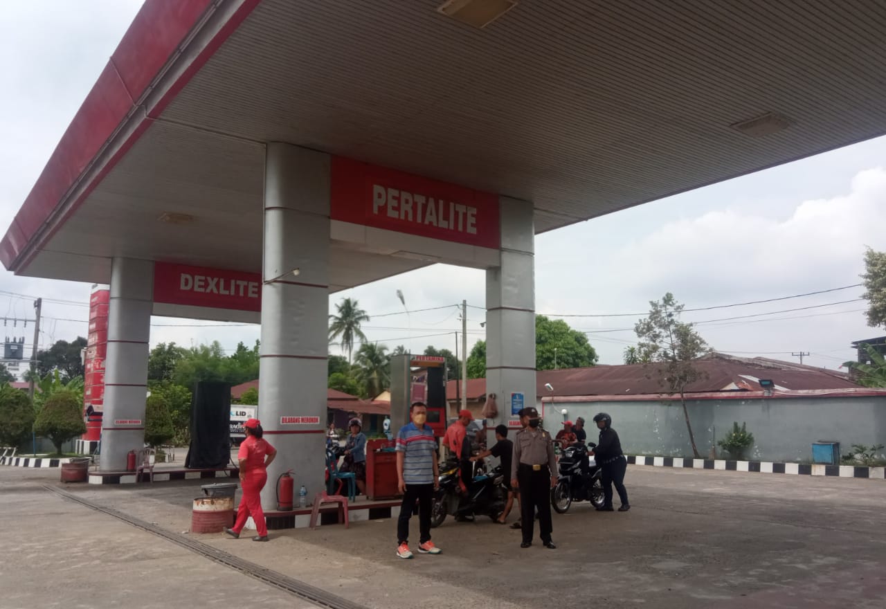 Pastikan BBM di SPBU Berjalan Lancar, Polsek Biru-Biru Laksanakan Patroli dan Monitoring