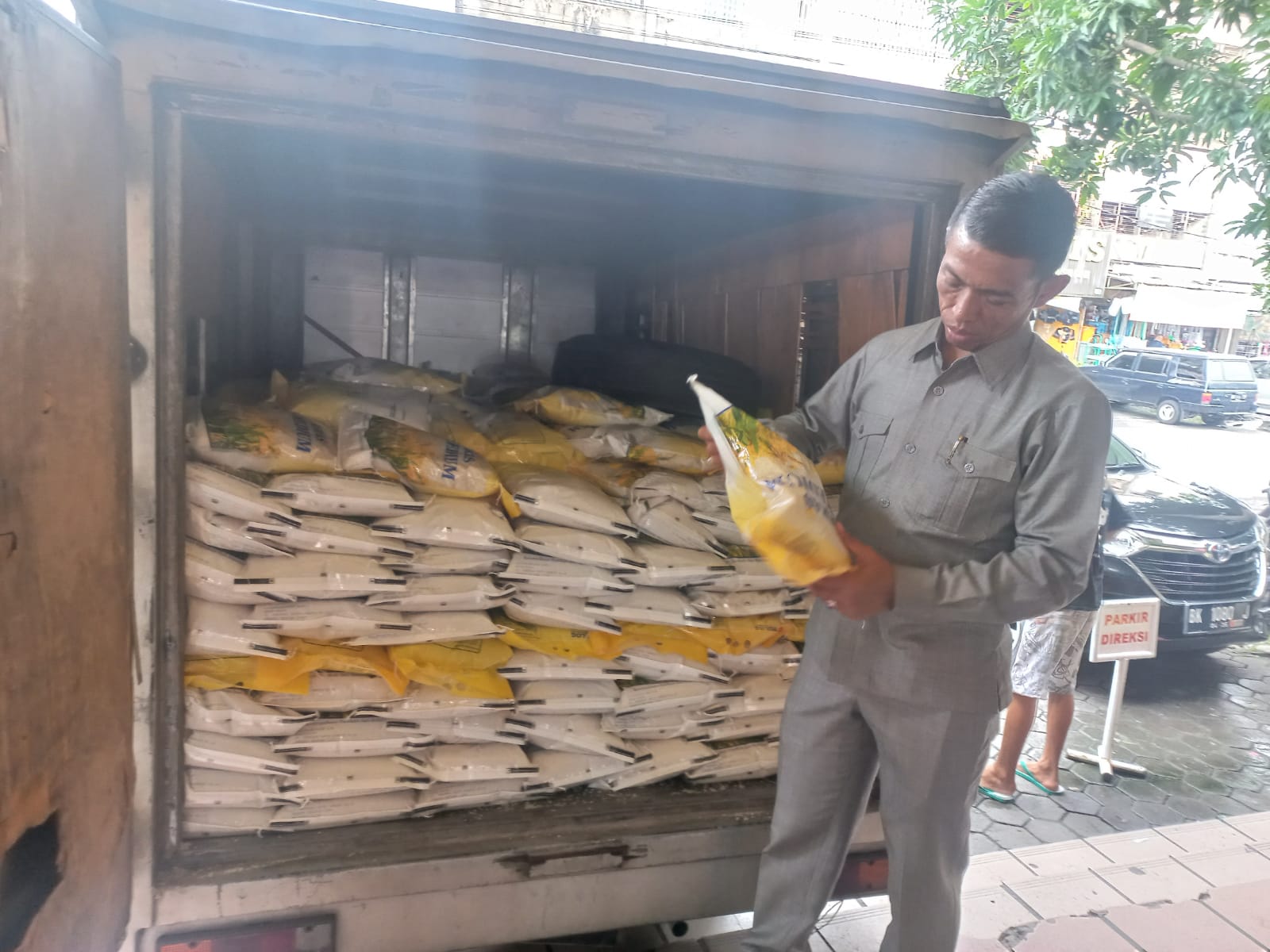 Kendalikan Inflasi, PUD Pasar Kolaborasi untuk Pastikan Ketersediaan Pasokan Beras