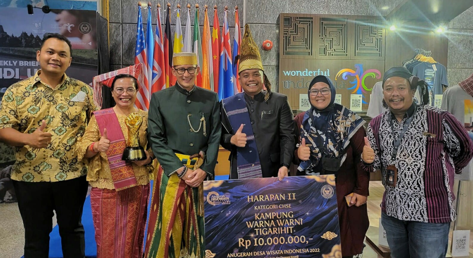 Desa Wisata Kampung Warna Warni Tigarihit Parapat Berhasil Raih Anugerah Desa Wisata Indonesia 2022