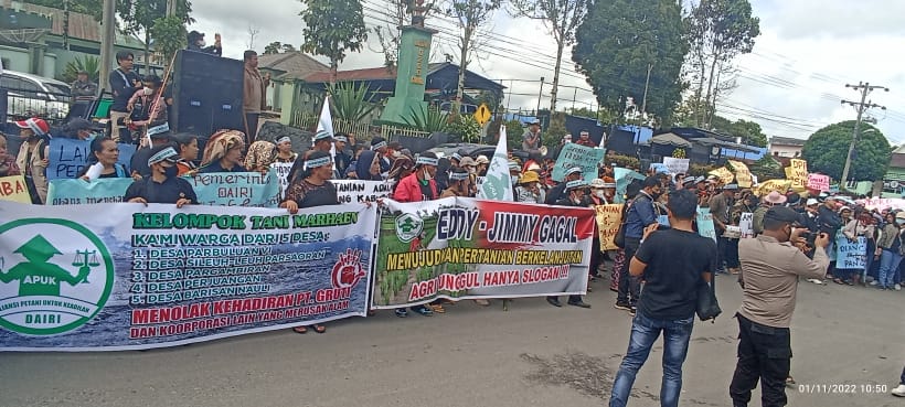 Masyarakat Dairi Unjuk, Tim Fasilitasi Bentukan Bupati Mengenai Penyelesaian Konflik Mahan Masyarakat Dengan PT Gruti Tidak Bekerja