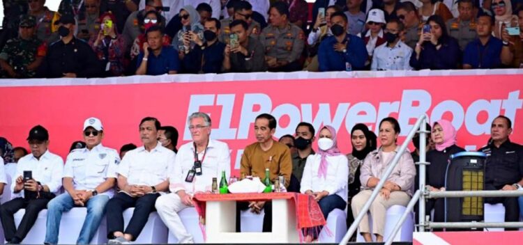 Presiden RI Jokowi Saksikan Langsung Perhelatan F1 Prower Boat World Championship Danau Toba 2023