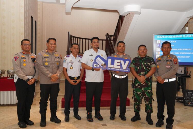 Wujudkan Smart City, Walikota Medan Serahkan Aplikasi LEV, Kapolda Sumut: Semoga Kepatuhan Berlalu Lintas Meningkat