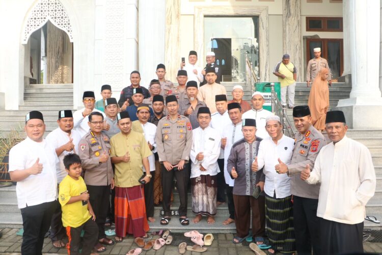 Wakapolda Sumut Safari Subuh Jumat di Masjid Nurul Islam