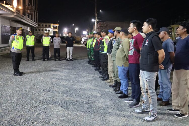 Kapolres Simalungun Pimpin Patroli Skala Besar Pastikan Sholat Tarawih Nyaman