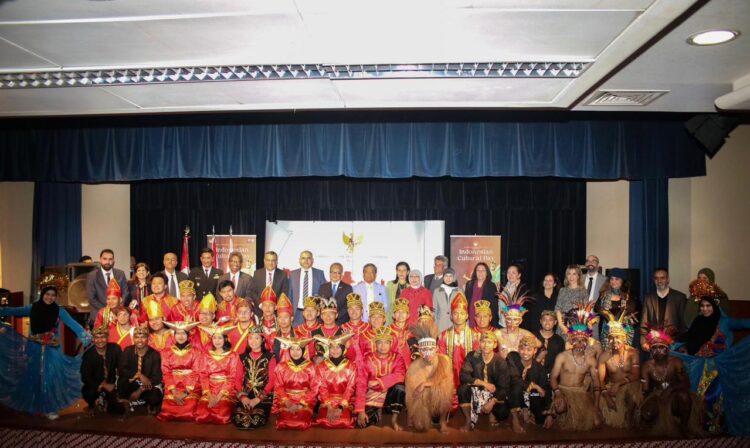 TNI AL Kenalkan Budaya Nusantara di Universitas Lebanon Saat Misi PBB