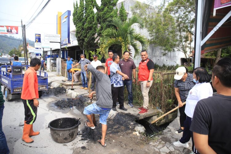 Meminimalisir Banjir, Pemkab Tapanuli Utara Galakkan Jumat Bersih dan Gotong Royong Massal