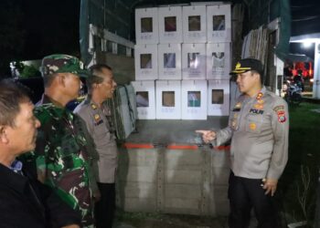 Sampai Malam Kapolres Simalungun Masih Melaksanakan PAM Pergeseran Kotak Suara Ke PMPN