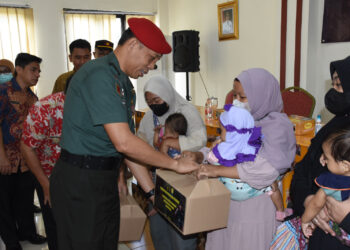 Kopassus Berikan Nutrisi Guna Penurunan Stunting di Wilayah Teritorialnya
