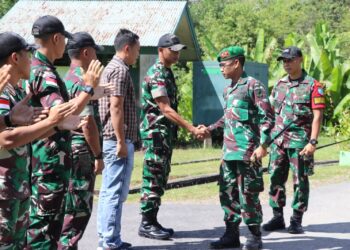 Satgas Pamtas RI-MLY Yonif 645/Gardatama Yudha Terima Kunjungan Danbrigif 19/Khatulistiwa