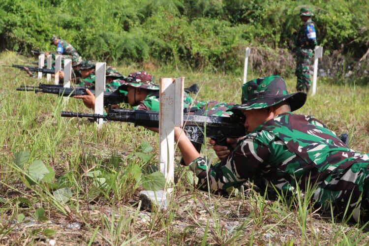Latihan Menembak Dipimpin Langsung Oleh Dandim 0309/Solok