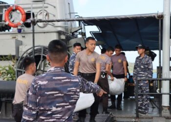 Bantuan Kemanusiaan Bencana Longsor  dari Kapolri dan Ketua Umum Bhayangkari Tiba di Serasan Kepri