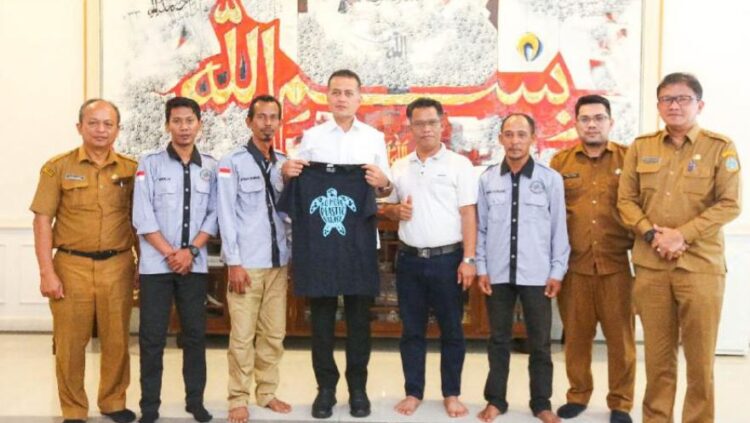 Wagub Sumut Musa Rajekshah Terima Kelompok Konservasi Penyu Pantai Binasi Tapteng: Pemprov Sumut Akan Bantu dan Segera Berkunjung