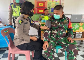 Dokkes Klinik Polres Taput Cek Kesehatan Petugas Pos Pam Jelang Hari Raya Idul Fitri 1444 H