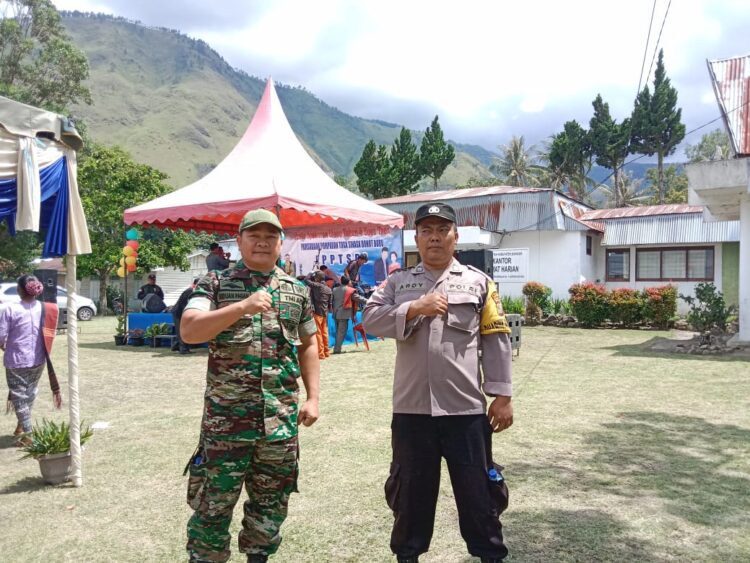 Kolaborasi Babinsa dan Bhabinkamtibmas di Pesta Ulang Tahun dan Syukuran Bonataon Parsadaan Pomparan Toga Sinaga Dohot Boru (PPTSB) Cabang Samosir