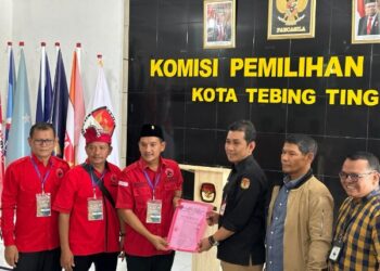 PDI Perjuangan Serahkan Berkas Bacaleg Ke KPU Kota TebingTinggi