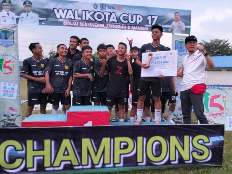 Kesebelasan Bintang Muda  Juara Wali Kota Binjai Cup U-17