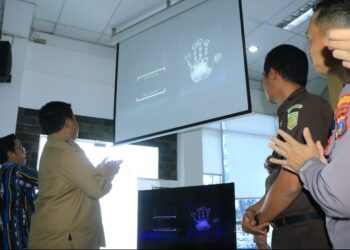 Bupati Samosir  Vandiko Gultom Launching Aplikasi Pajak dan Retribusi Daerah “Siadapari”