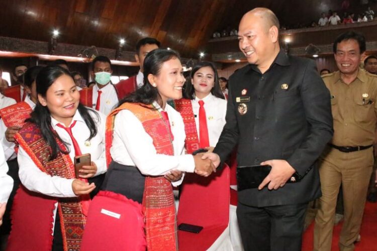 Bupati Taput Nikson Nababan Serahkan 630 SK PPPK Tenaga Kesehatan Formasi Tahun 2022