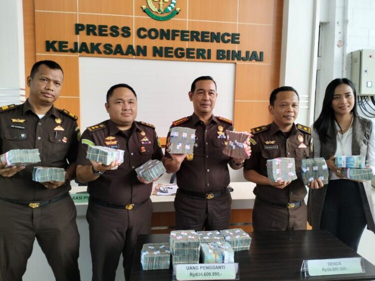 Kajari Binjai Pulangkan Kerugian Negara Dalam Perkara Korupsi Dana BOS Sebesar Rp.884.000.000 di Binjai