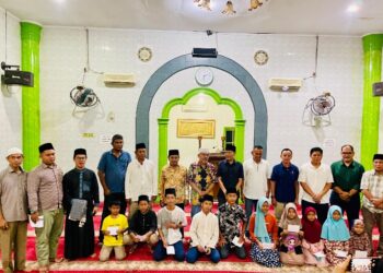 AQUA Santuni Anak Yatim di Masjid Jami’ Aur, Kampung Aur Lembah Medan