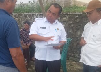 Camat Sumbul Jaspin Sihombing SPd Bantu Fasilitasi Pengurusan BPJS Kesehatan untuk Warga Kurang Mampu 