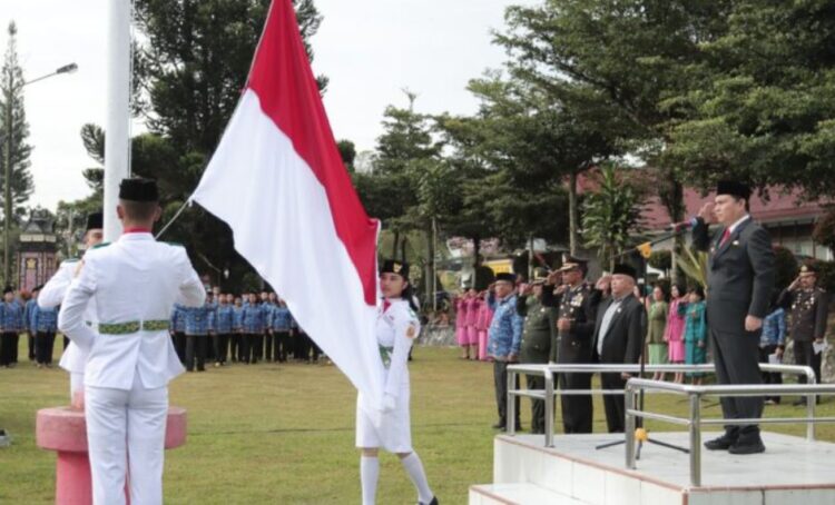 Pj Bupati Dairi Surung Charles Bantjin Pimpin Upacara Peringatan Harkitnas Ke-116: Kaum Muda Harus Berperan  Menuju Indonesia Emas Tahun 2025
