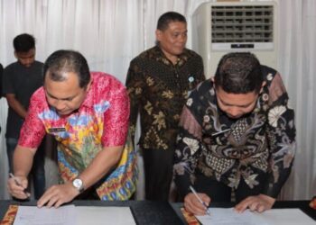 Pj Bupati Dairi Tandatangani Komitmen PPDB Objektif, Transparan, dan Akuntabel, Perbup Tinggal Tunggu Persetujuan Mendagri