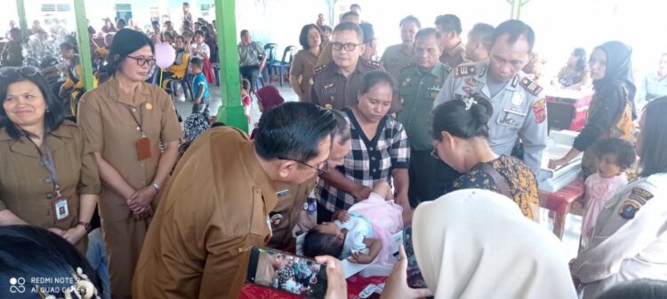 Kasdim 0206/Dairi Dampingi PJ Bupati Dairi Hadiri Pencanangan Gerakan Intervensi Serentak Pencegahan Stunting di Desa Pangaribuan Dairi