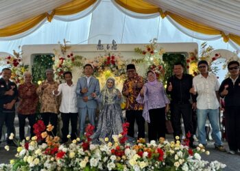 Pasangan Balon Bupati dan Wakil Bupati Dairi Rim Uli Bintangta Hadiri Acara Penikahan Putri dari Tokoh Masyarakat Dairi Raja Ardin Ujung di Sidikalang