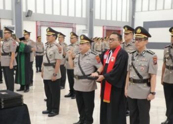 Kapolda Sumut Komjen Agung Setya Resmi Serah Terima Jabatan Empat Kapolres dan Pejabat Utama Jajaran Polda Sumut 