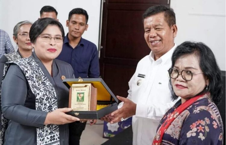 Hadiri HUT IBI, Bupati Simalungun Minta Para Bidan Untuk Bekerja dan Memberikan Pelayanan Dengan Tulus.