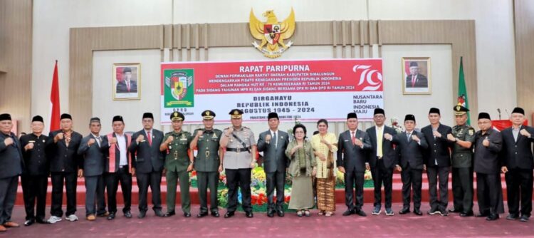 Bupati Simalungun dan Forkopimda Hadiri Rapat Paripurna DPRD, Mendengarkan Pidato Kenegaraan dalam HUT RI ke-79