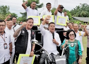 Bupati Simalungun Hadiri Mimbar Sarasehan Perikanan dan Berikan Bantuan kepada Pokdakan di Timothy Integrated Farm
