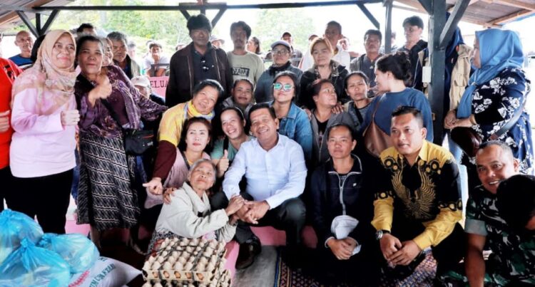 Bupati Simalungun Kunjungi Masyarakat Korban Kebakaran di Kota Parapat