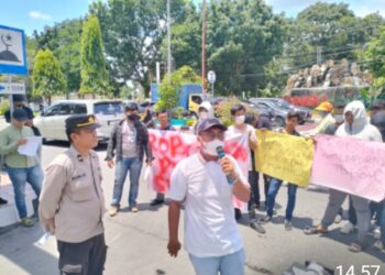 Forum Pemuda Kota Binjai (FPMB) Aksi Demo Tuntut Penutupan Diskotik Sempurna
