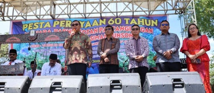 Pjs Bupati Toba Ajak Generasi Muda Simangunsong Aktif dalam Pembangunan Kabupaten Toba