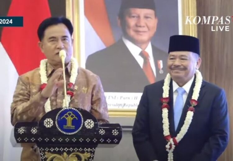 Menko Hukum dan HAM Yusril Ihza Mahendra dan Otto Hasibuan Saling Puji dalam Acara Serah Terima Jabatan