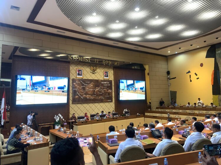 Rapat Dengar Pendapat Bersama Komisi II DPR RI dan Mendagri, Pj. Gubernur Andriko Susanto Pastikan NTT Siap Gelar Pilkada Serentak 2024