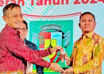 Pemkab Simalungun Terima Penghargaan TPAKD 2024 dari OJK Prov. Sumut