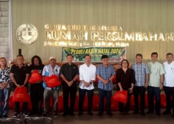 GBI Rumah Persembahan Medan dan YSKI Bagikan Ratusan Paket Natal Kepada Wartawan Di Medan