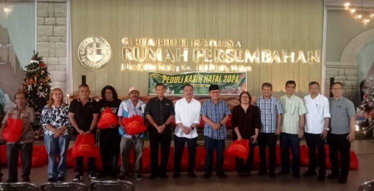 GBI Rumah Persembahan Medan dan YSKI Bagikan Ratusan Paket Natal Kepada Wartawan Di Medan