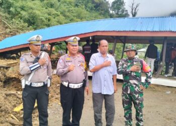 Jalan Penghubung Langkat-Karo Terputus Akibat Longsor, Warga Kecewa Liburan Terganggu