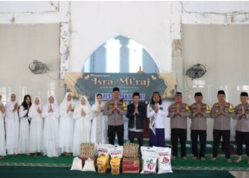 Polres Pakpak Bharat Gelar Isra’ Mi’raj 1446 H di Mesjid Agung Kota Salak
