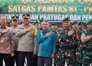 Sekda Langkat Amril Hadiri Upacara Pelepasan Satgas Pamtas RI-PNG Yonif 100/PS di Belawan