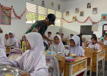 Kodam I/BB Gelar Program Makan Sehat Bergizi untuk 370 Siswa di SD Kartika, Dukung Kesehatan Anak