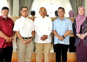 Bupati dan Wakil Bupati Simalungun Terima Audiensi Tim Pengusung Tuan Rondahaim Saragih Garingging Menjadi Pahlawan Nasional