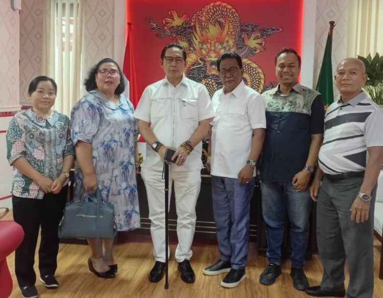 Ketua DPRD Medan, Drs. Wong Chun Sen Terima Pengurus PGRI Medan, Bahas Pembatasan Penerimaan Murid Baru