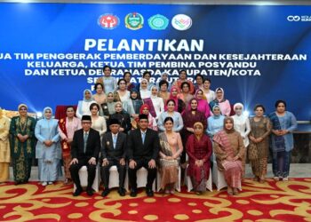Kahiyang Ayu Bobby Nasution Lantik Juniatry Franc Bernhard Tumanggor Sebagai  Ketua TP PKK Kabupaten Pakpak Bharat Periode 2025-2030